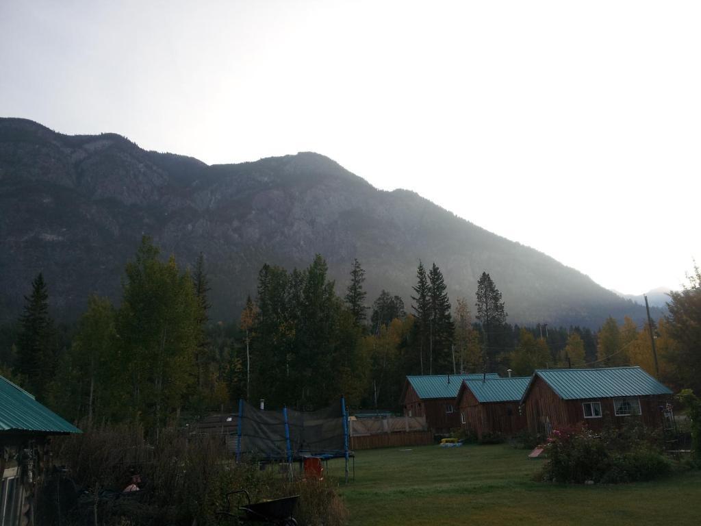 Hotel Steamboat Mountain Chalets Spillimacheen Exteriér fotografie